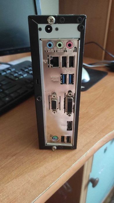Компактний ПК / неттоп Intel Core i3-8100, 16 ГБ DDR4, SSD 240 ГБ