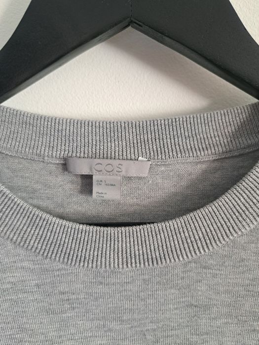 COS sweter jedwabny