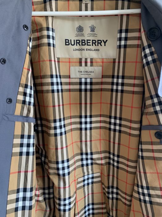 sobretudo cinzento Burberry