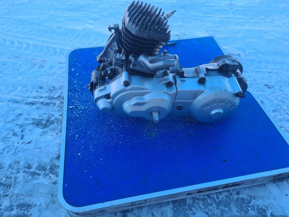 Двигун Honda dio 18 27 28 tact 16 24 30 51 Honda journo af18 af24