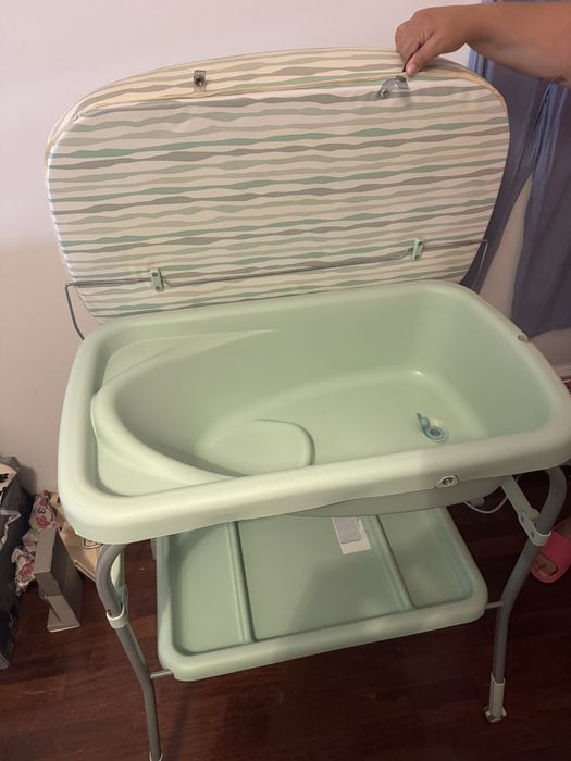Banheira com fraldario de bebe com suporte - Chico