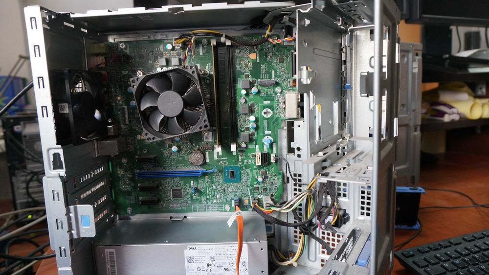 Dell Optiplex 3050 – i5-7400 / 8 GB RAM / 240 GB SSD WIN11 PRO