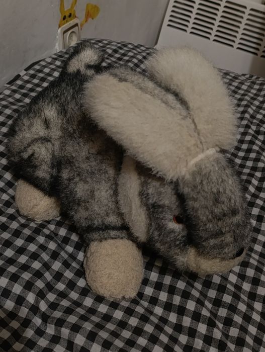 кролик м'яка іграшка. зайчик
