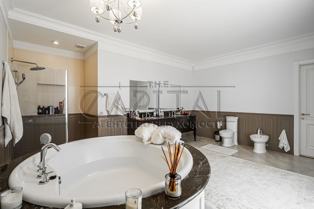 Продаж будинку з басейном, Крюківщина