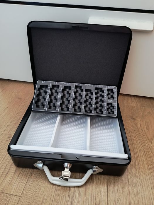 Kasetka czarna na pieniądze