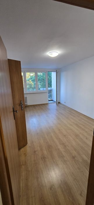 46M2,  3pok, kuchnia, łazienka, balkon,ul. Strzelecka .