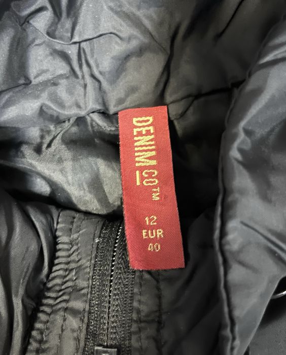 Жіноча довга куртка