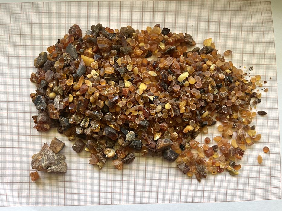 Bursztyn drobne oczka 110g