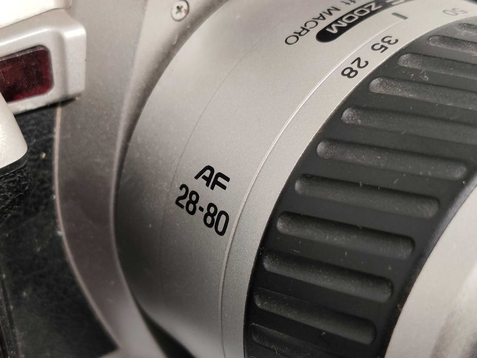 Minolta Dynax 505si Silver + AF 28-80 + filtro UV – totalmente funcional