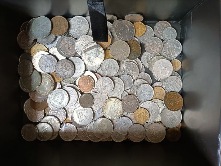 Coleção de Moedas e Notas (escudos & internacional)