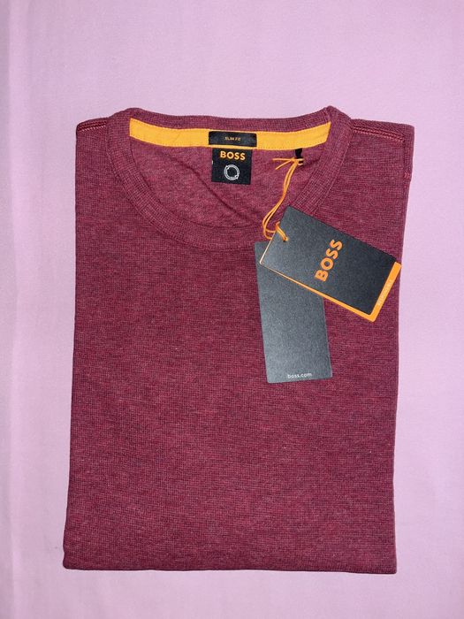 Wyprzedaż lekki swetr męski Hugo Boss.