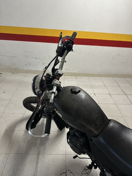 Suzuki Dr650 alterada