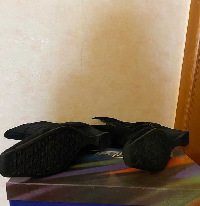 Сапоги замшевые, женские, зимние, натуральный мех, 37. Словения.