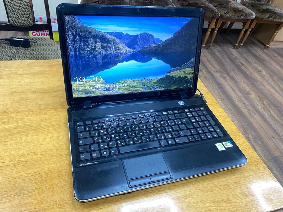 Продам ноутбук Fujitsu LifeBook AH531