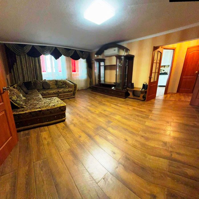 Продам 5-к квартиру, Хортицкий мкрн, пр. Юбилейный 14