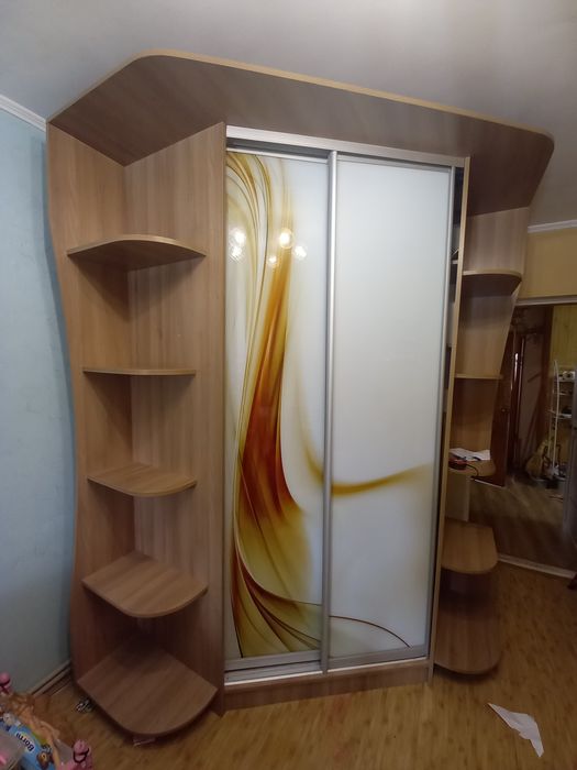 Продається кутова шафа-купе