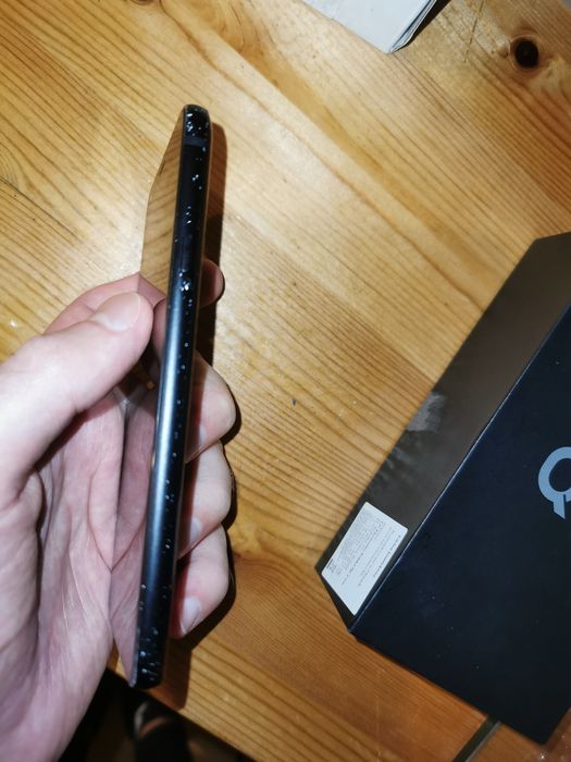 LG Q7 telefon smartfon
