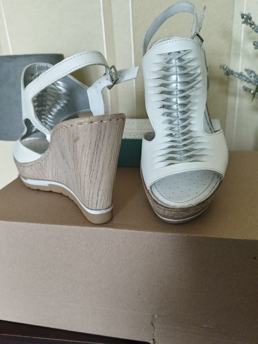 Sandały Lasocki, białe,39,wysokie.