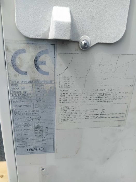 Sprzedam klimatyzator chłodzenie grzanie sprawny komplet