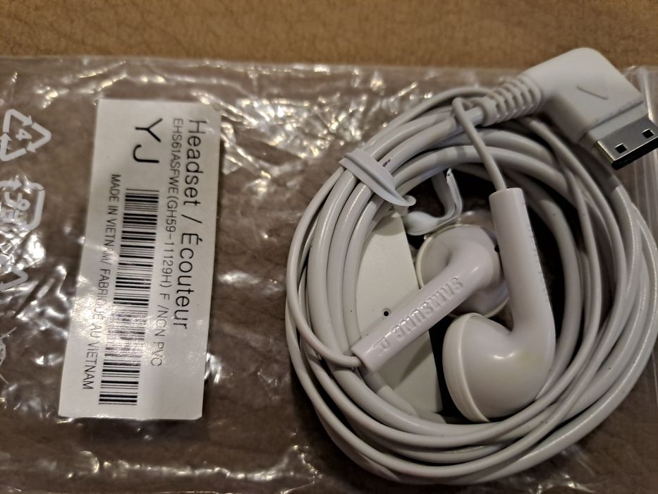 Auriculares com fio Samsung