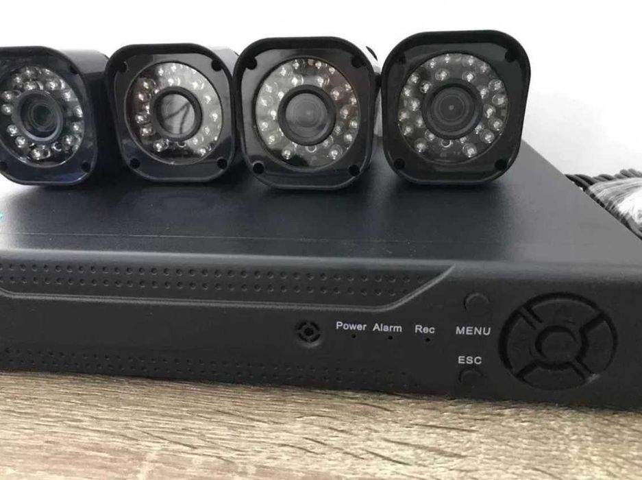 комплект відеоспостереження 4 відеокамери AHD 1080 камери відеонагляд