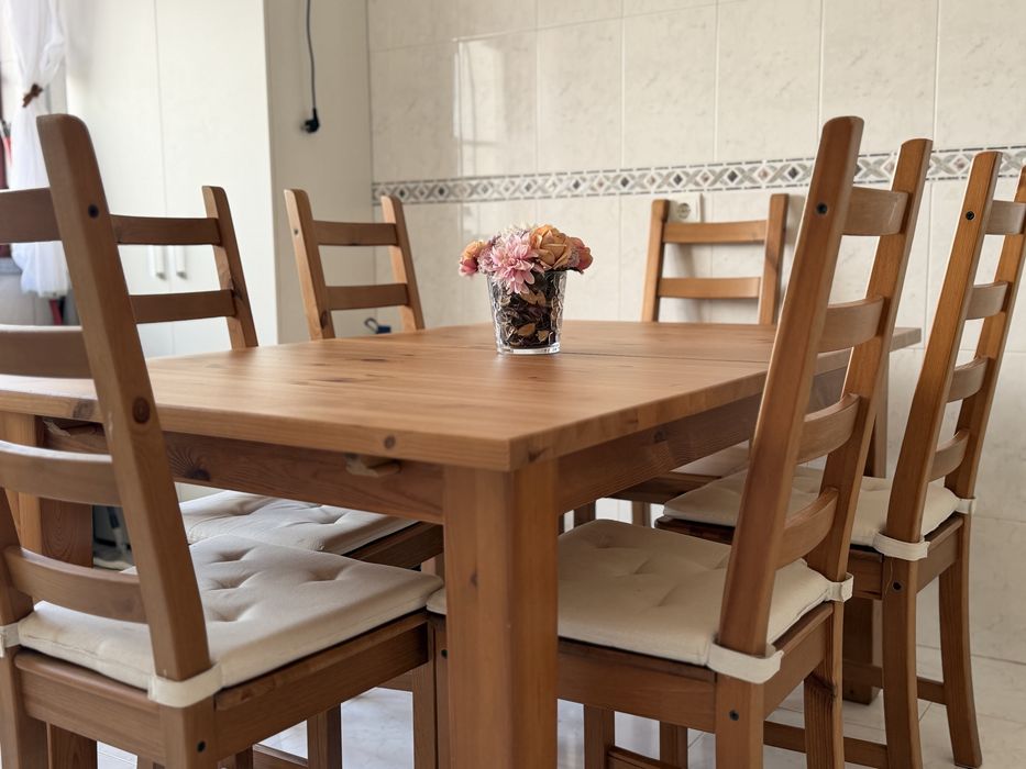 Mesa de Jantar IKEA STORNÄS com 4 Cadeiras – Pinho Maciço | como nova