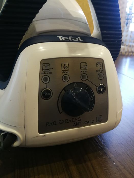 Паровий утюг~ Tefal.