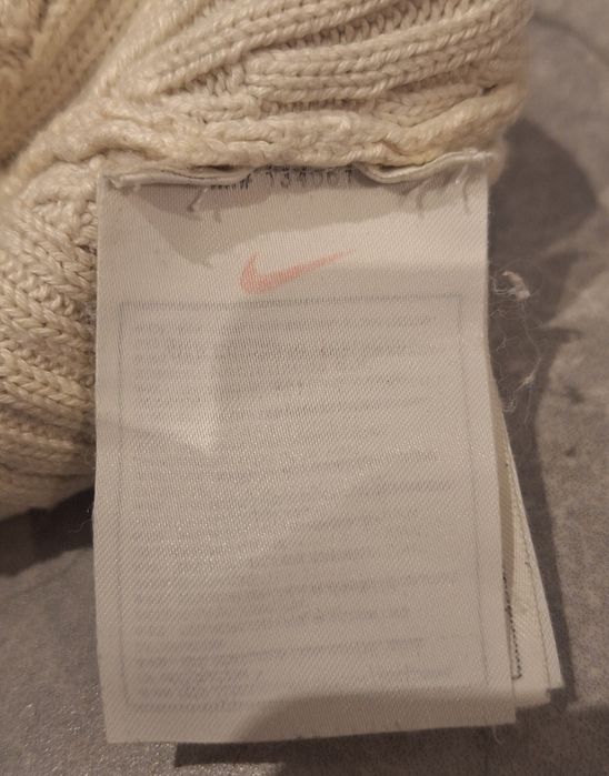 Czapka beżowa Nike