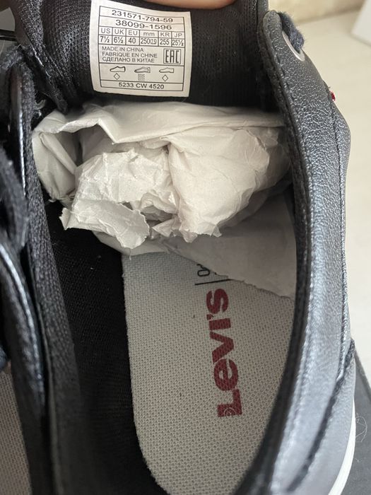 Продам макасини фірма Levis