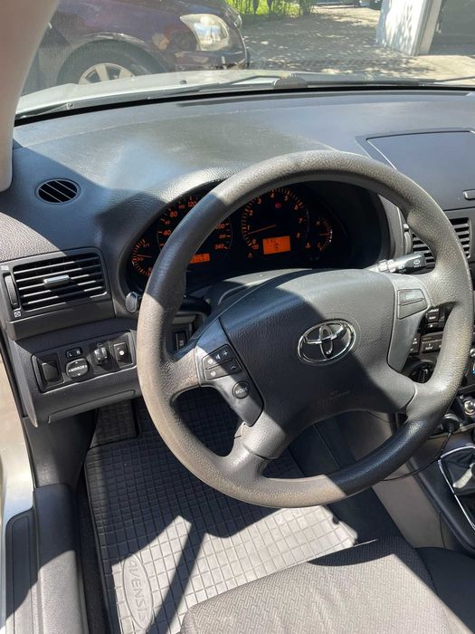 Toyota Avensis T25