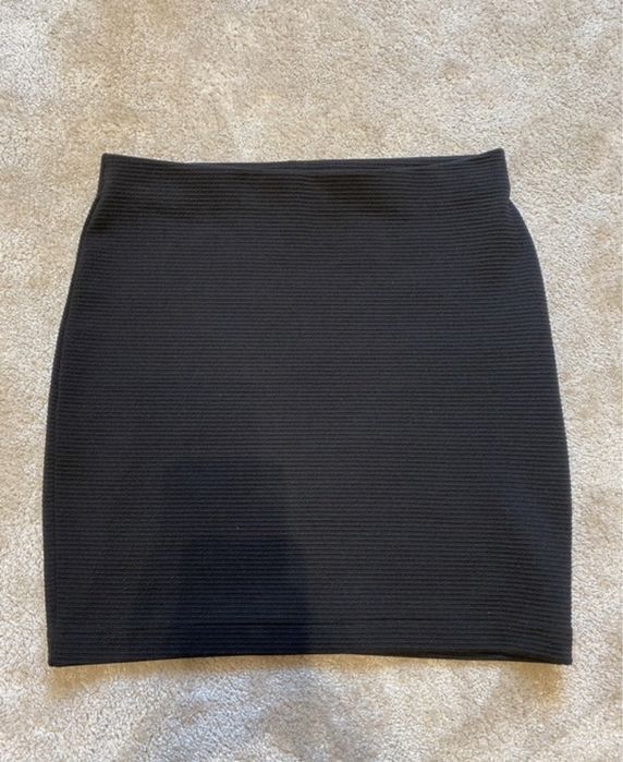 Czarna spodniczka H&M rozm. S