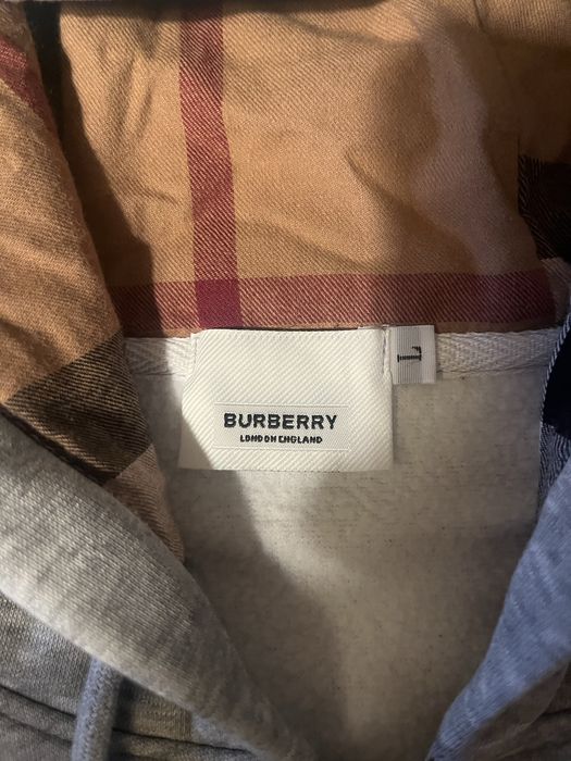 Casaco burberry.