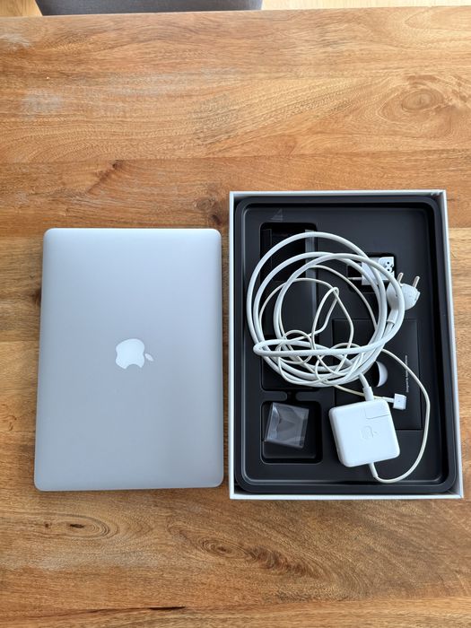 MacBook Air 13” 2017 | 8 GB RAM | 128 GB SSD | Idealny stan + pudełko