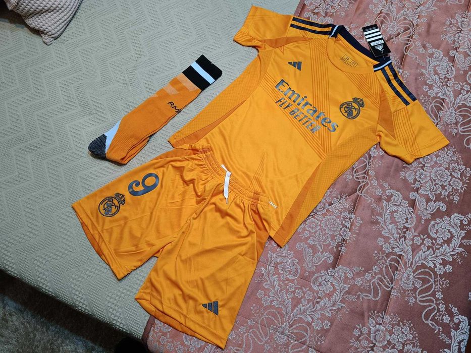 Camisola Criança Mbappe Equipamento Real Madrid Alternativo | NOVO