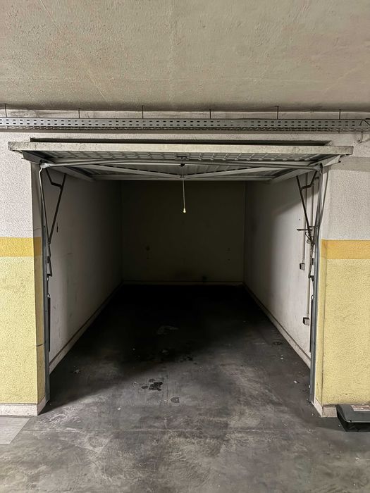 Garagem, Montijo Páteo de Água