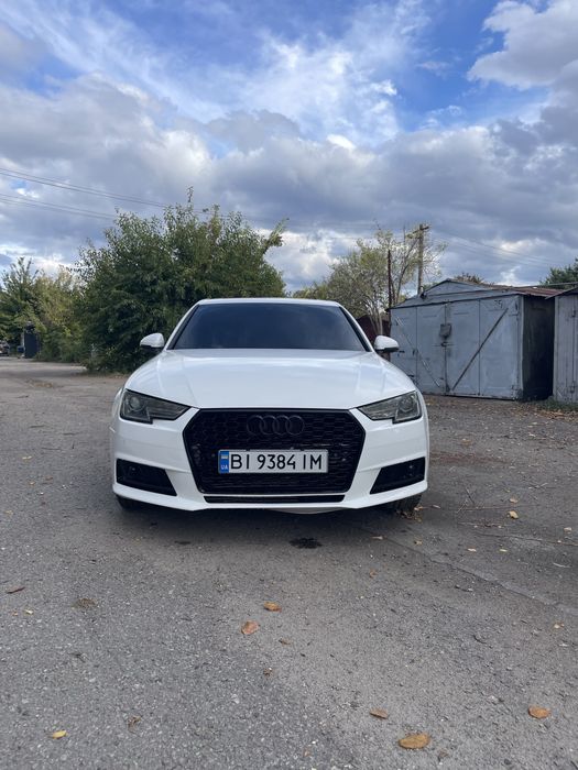 Audi A4B9 2016 год