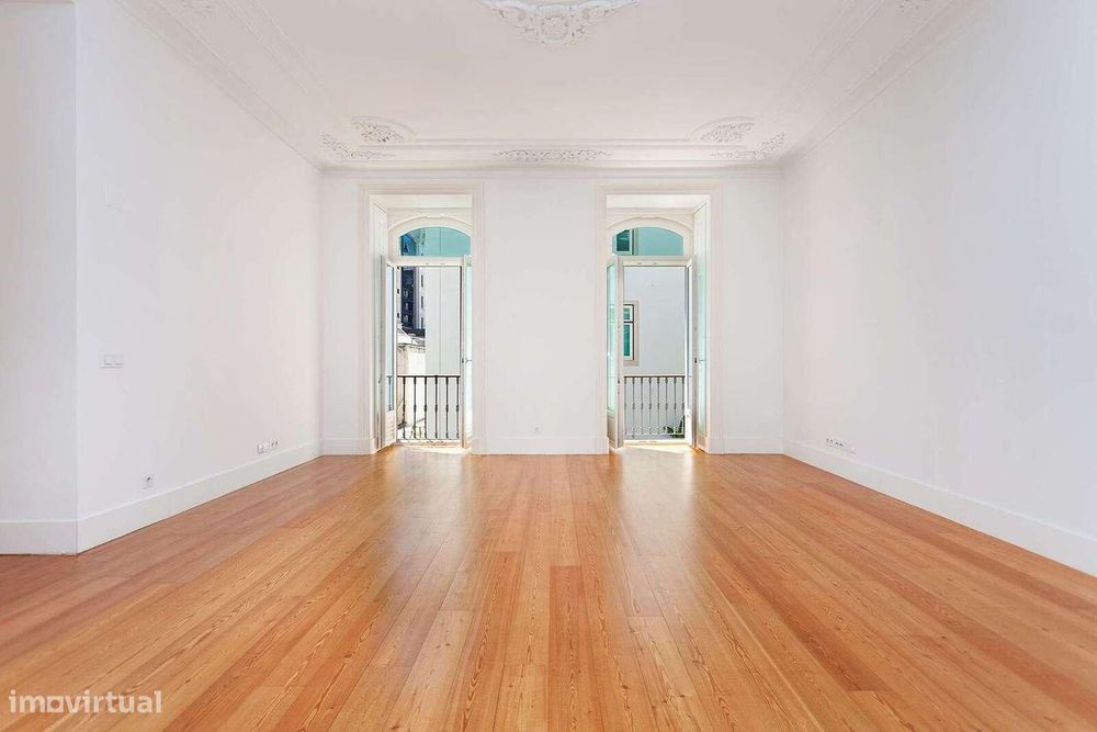 Apartamento T1 com estacionamento, Avenida da Liberdade, Lisboa
