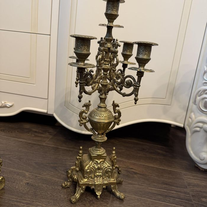 Годинник з канделябрами бронза антикваріат з Європи