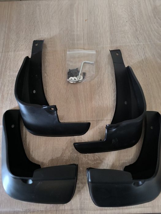 Брызговики Toyota Corolla E120 E130