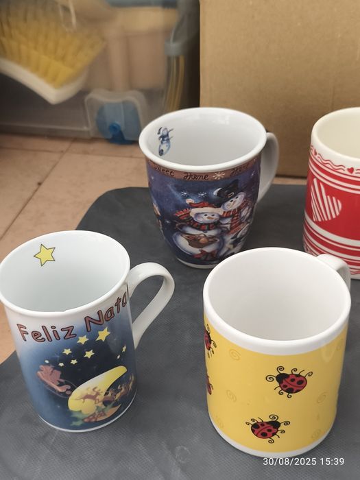 Canecas com vários desenhos