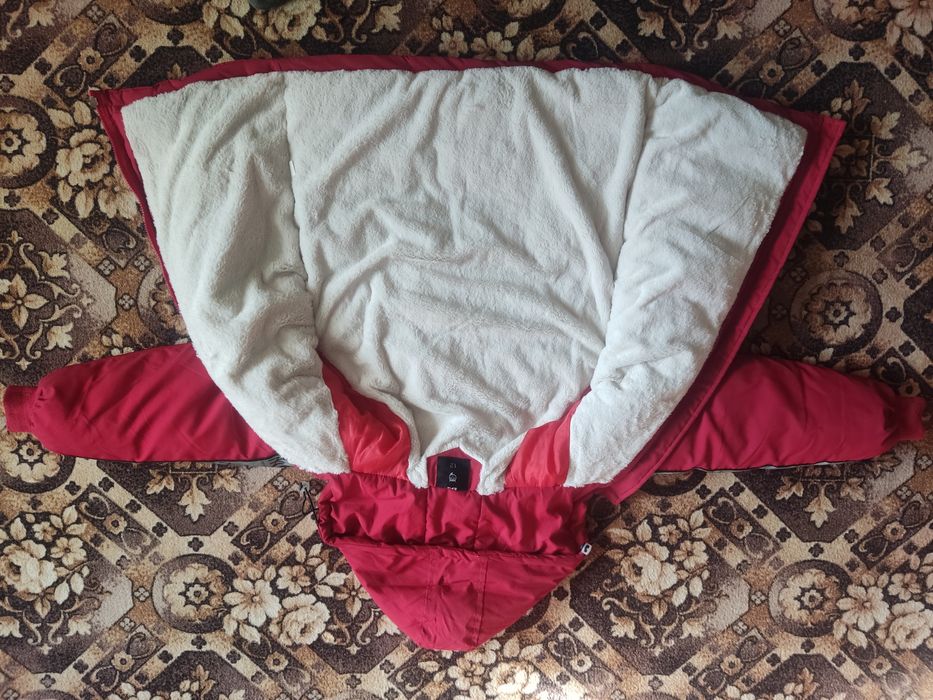 Зимова, тепла куртка на 12 років