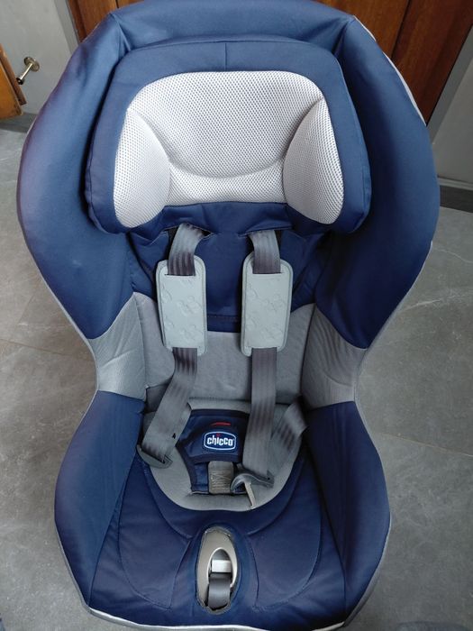 Автокрісло дитяче Chicco Artsana Universal 9-18kg