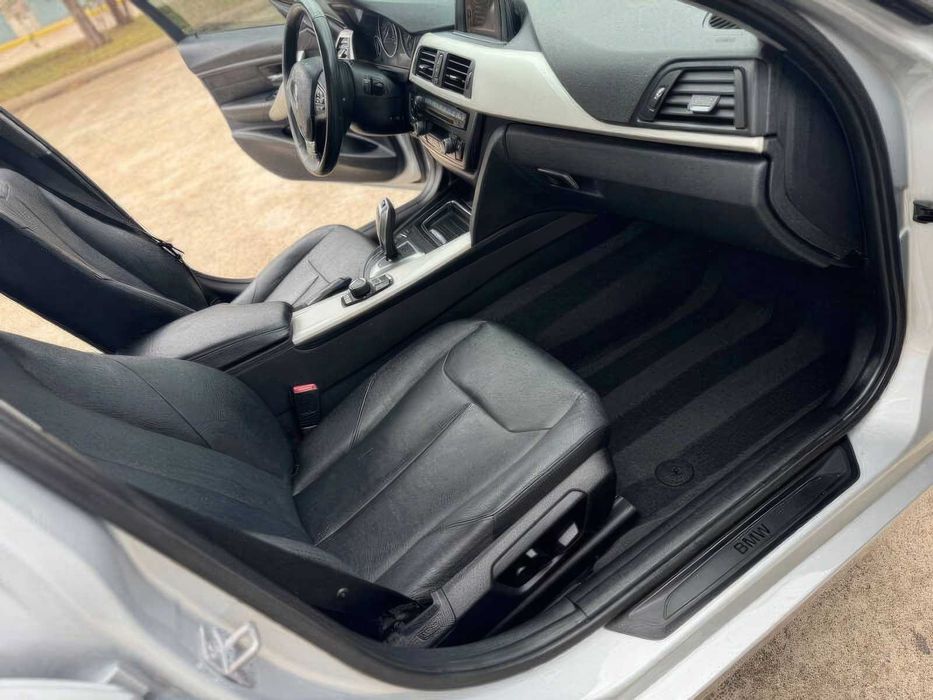 BMW 3 Series 320i      2014