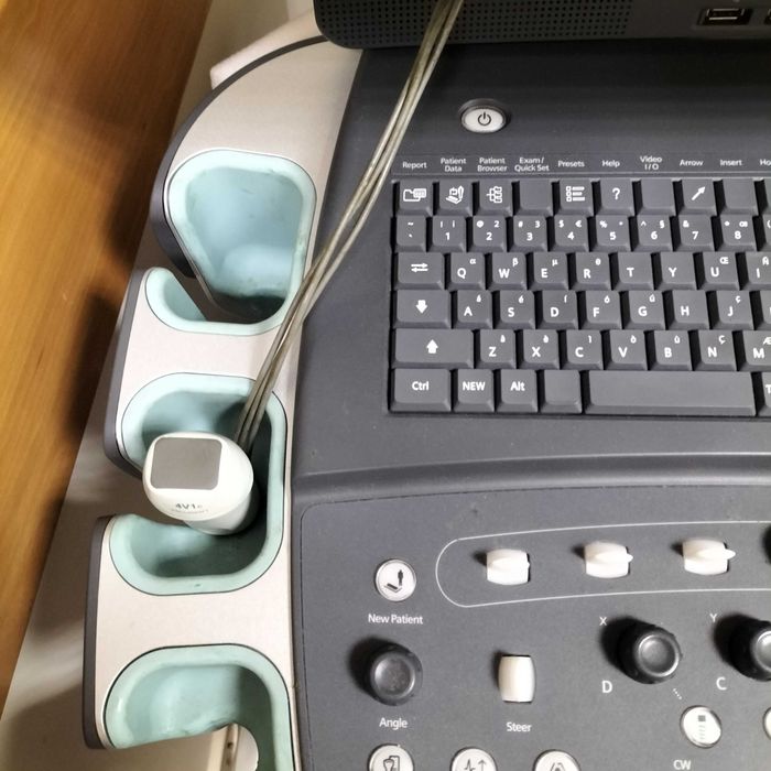 Ecógrafo Siemens ACUSON X700 + Sonda Cardíaca (cores)