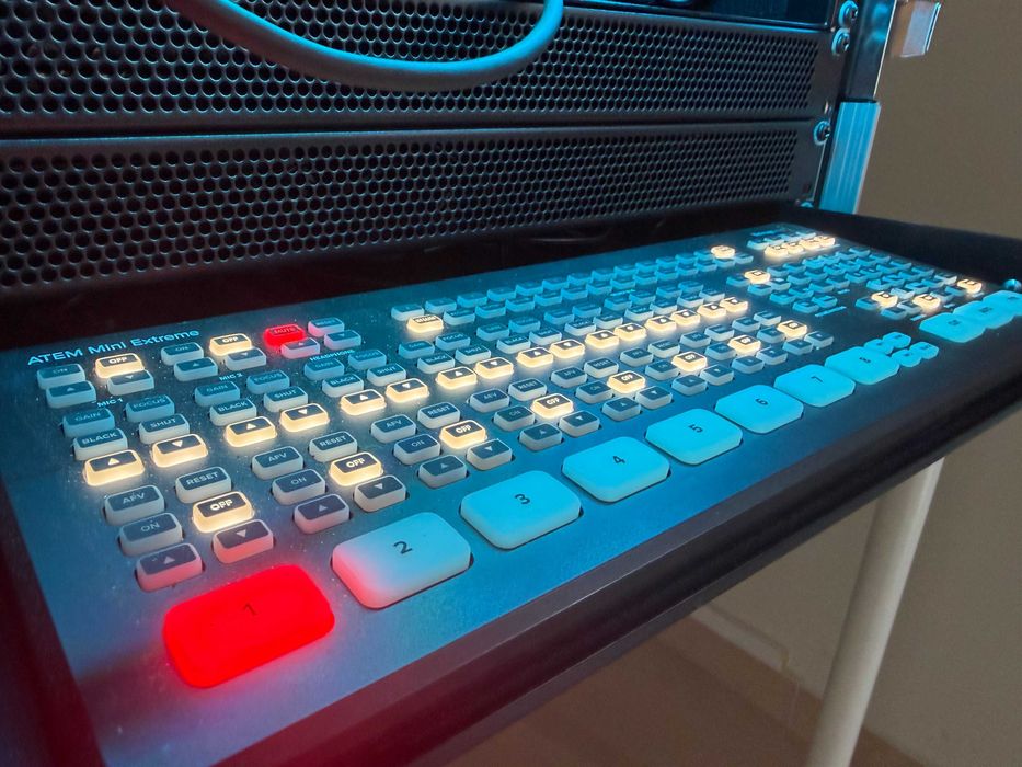 Rack p/ Video Live-streaming | Blackmagic Atem Mini Extreme