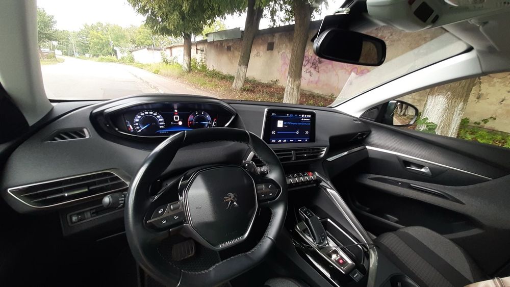 Авто Легкові автомобіль