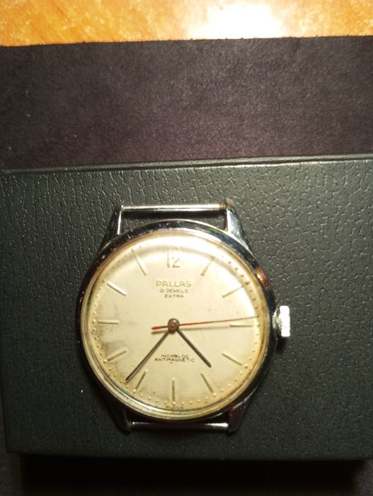 Zabytkowy zegarek Pallas