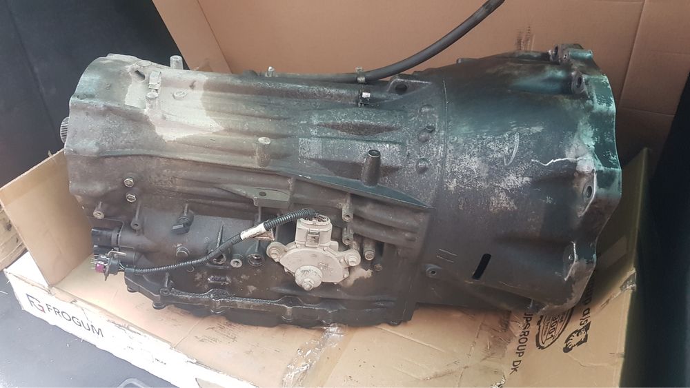 Коробка автомат з роздаткою і блоком на Volkswagen Touareg 3.0 Дизель