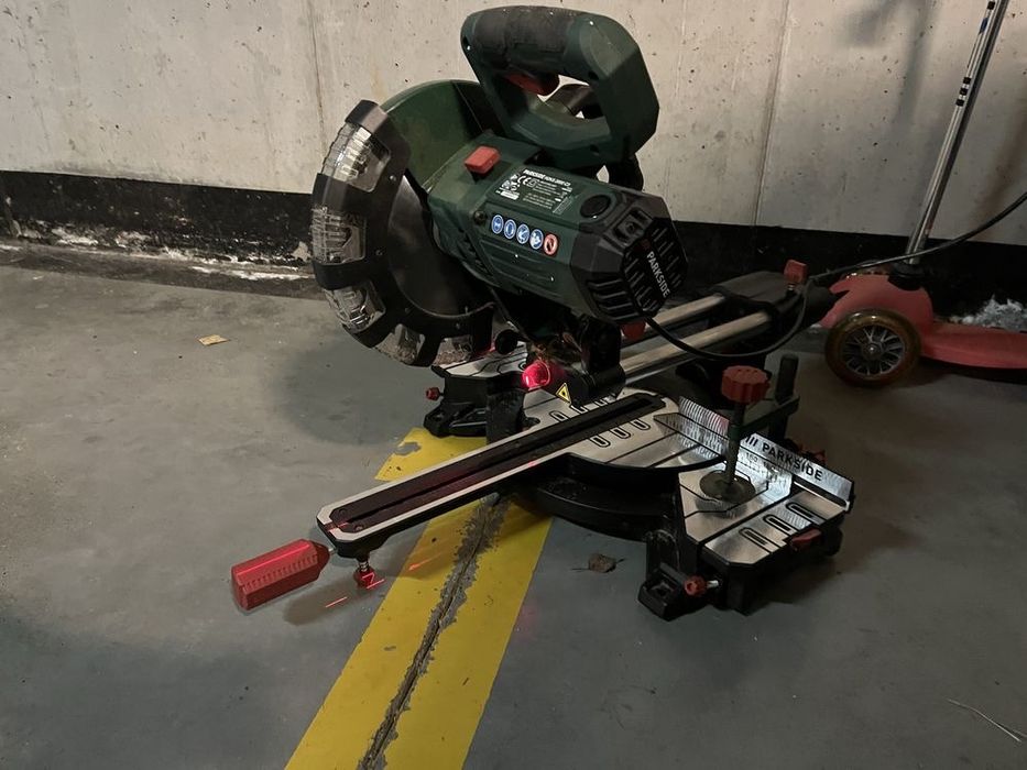 Piła ukosowa parkside PZKS 2000 C3