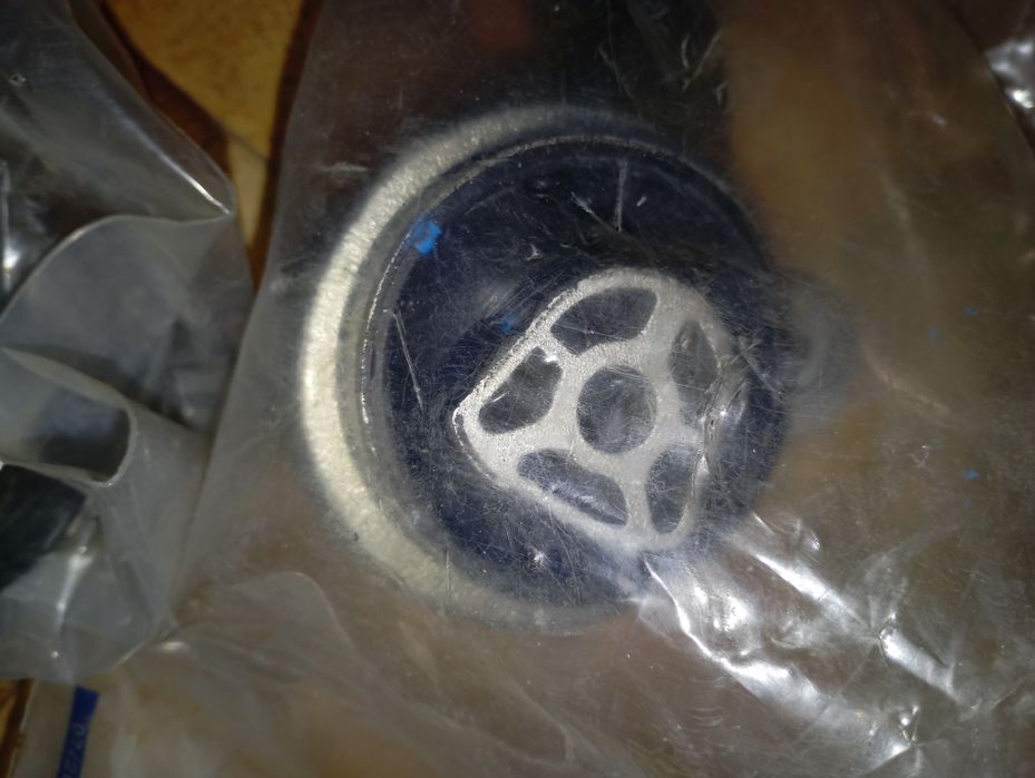 Важіль передній Е 70, F15 правий,лівий BMW